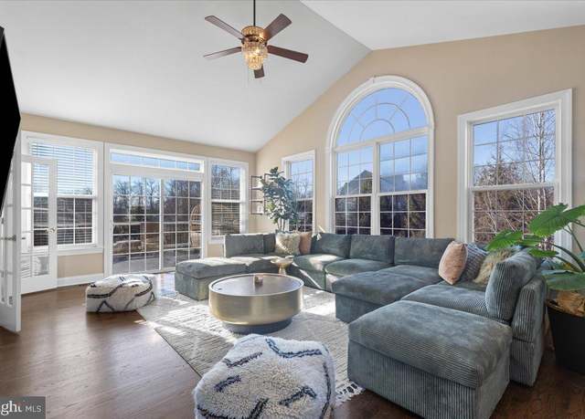 Property at 3536 Hooper Rd, New Windsor, MD 21776, 5 beds, 4.5 baths
