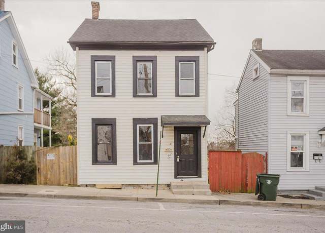 Property at 41 Bethel St, Hagerstown, MD 21740, 4 beds, 1.5 baths