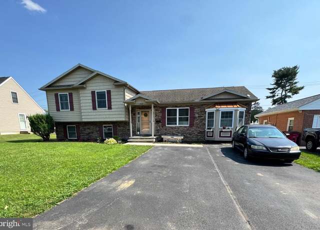 Property at 17325 Diane Dr, Hagerstown, MD 21740, 4 beds, 2.5 baths