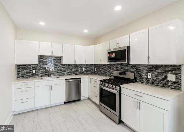 Property at 244 Conover St, Burlington, NJ 08016, 5 beds, 2 baths