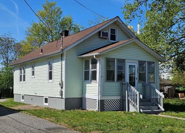 Property at 1001 Spruce St, Vineland, NJ 08360, 2 beds, 1 bath