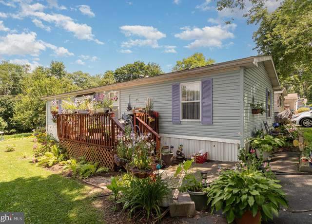Property at 670 Hempfield Hill Rd #20, Columbia, PA 17512, 3 beds, 2 baths