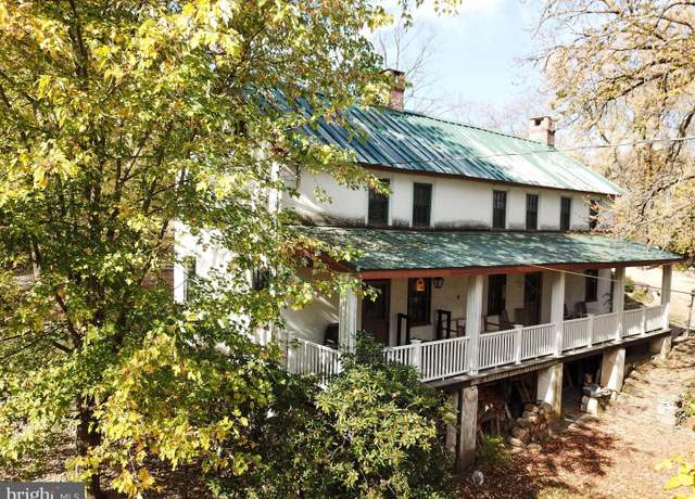 Property at 121 Metka Rd, Schwenksville, PA 19473, 3 beds, 2.5 baths