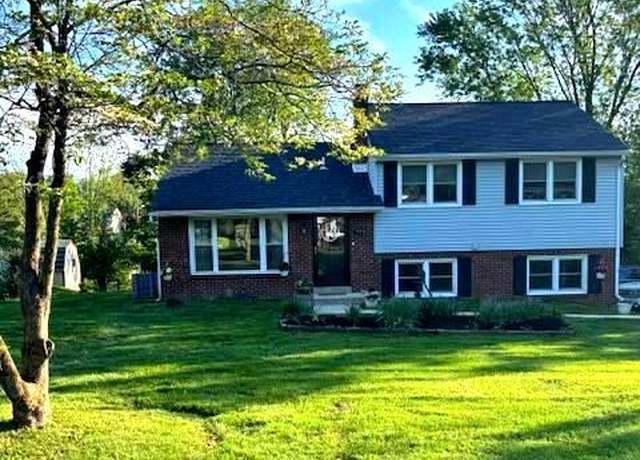 Property at 990 Jacks Ln, Lansdale, PA 19446, 3 beds, 2 baths