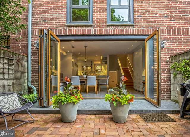 Property at 510 Pine St, Philadelphia, PA 19106, 3 beds, 2.5 baths
