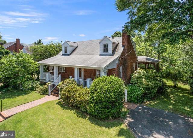 Property at 2320 N Buchanan St, Arlington, VA 22207, 5 beds, 3.5 baths