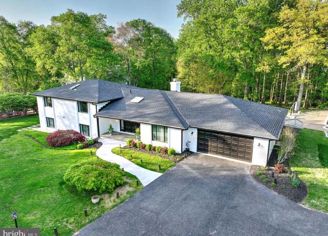 Property at 317 Springvale Rd, Great Falls, VA 22066, 5 beds, 3.5 baths