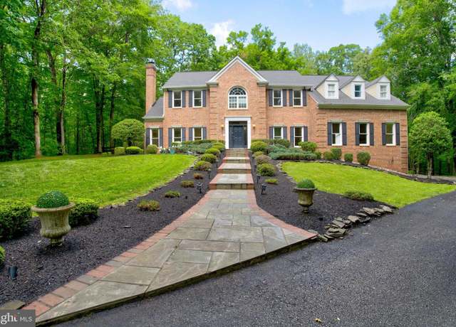 Property at 12410 Clifton Hunt Dr, Clifton, VA 20124, 6 beds, 6.5 baths