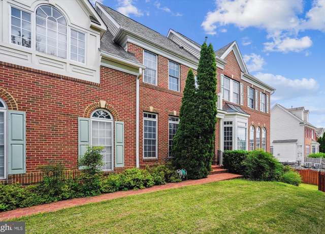 Property at 43641 Hartshire Ter, Leesburg, VA 20176, 3 beds, 4 baths