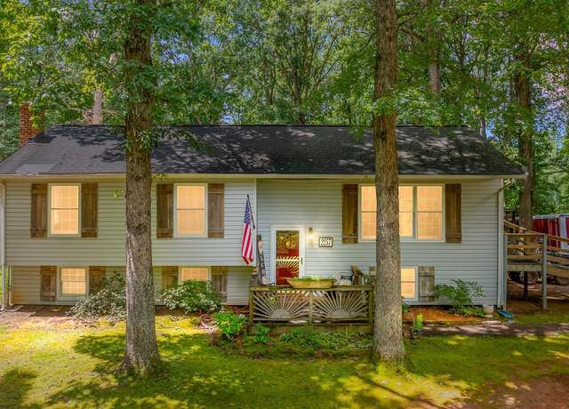 Property at 2257 Mountain View Rd, Stafford, VA 22556, 5 beds, 3 baths