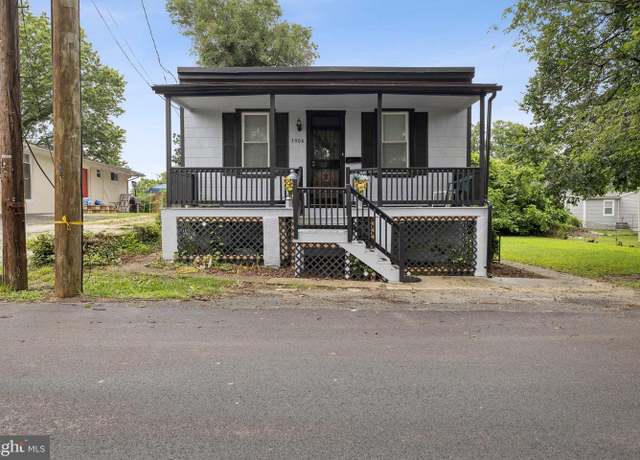 Property at 3904 Clark St, Capitol Heights, MD 20743, 3 beds, 1 bath