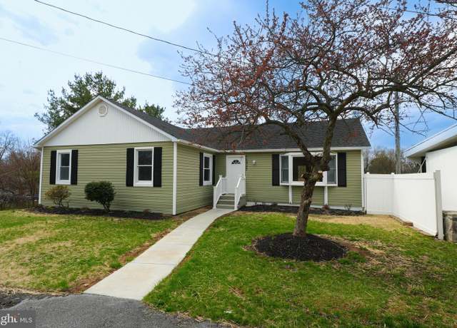 Property at 15827 National Pike, Hagerstown, MD 21740, 4 beds, 2 baths