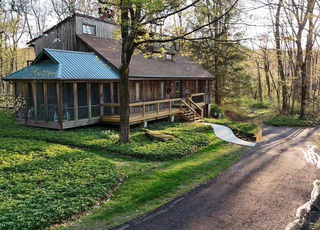 Property at 1830 Oaklynn Dr, Green Lane, PA 18054, 3 beds, 2.5 baths