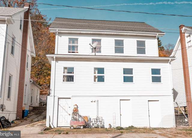 Property at 418 Center Ave, Jim Thorpe, PA 18229, 6 beds