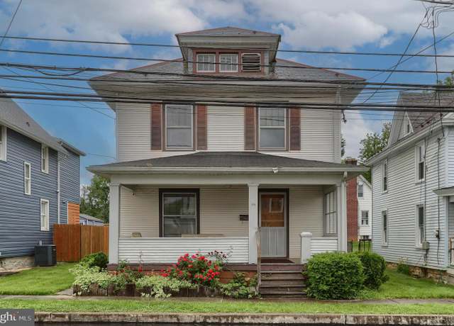 Property at 350 E Derry Rd, Hershey, PA 17033, 3 beds, 2 baths