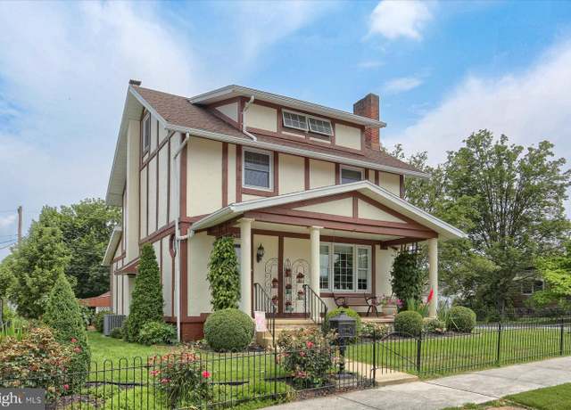 Property at 2431 S 3rd St, Steelton, PA 17113, 3 beds, 2 baths