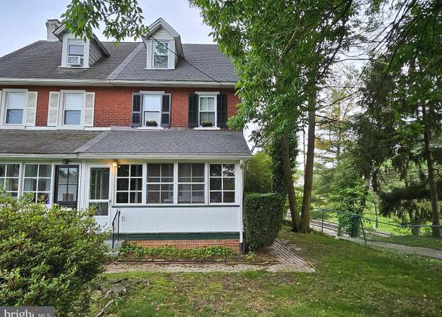Property at 43 Lowrys Ln, Bryn Mawr, PA 19010, 3 beds, 1.5 baths