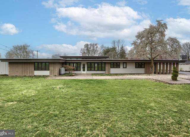Property at 110 Woodside Ln, Lewistown, PA 17044, 4 beds, 3 baths
