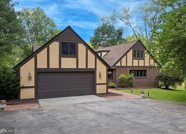 Property at 605 Spring Ln, Philadelphia, PA 19128, 5 beds, 4 baths