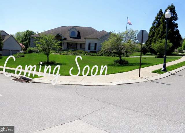 Property at 523 Hamlet Dr W, Spring Grove, PA 17362, 4 beds, 3 baths