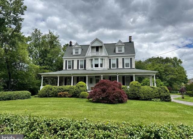 Property at 2 Beechwood Ave, Baltimore, MD 21228, 5 beds, 2.5 baths