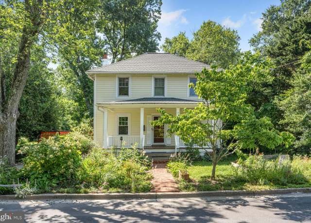 Property at 7 Montgomery Ave, Gaithersburg, MD 20877, 3 beds, 2 baths