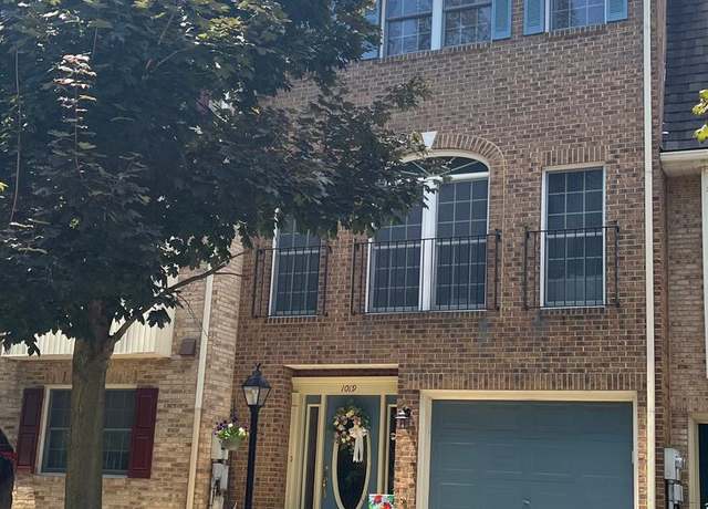 Property at 1019 Lindsay Ln, Hagerstown, MD 21742, 3 beds, 2.5 baths