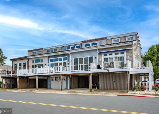 Property at 3 129th St #7, Ocean City, MD 21842, 3 beds, 1.5 baths