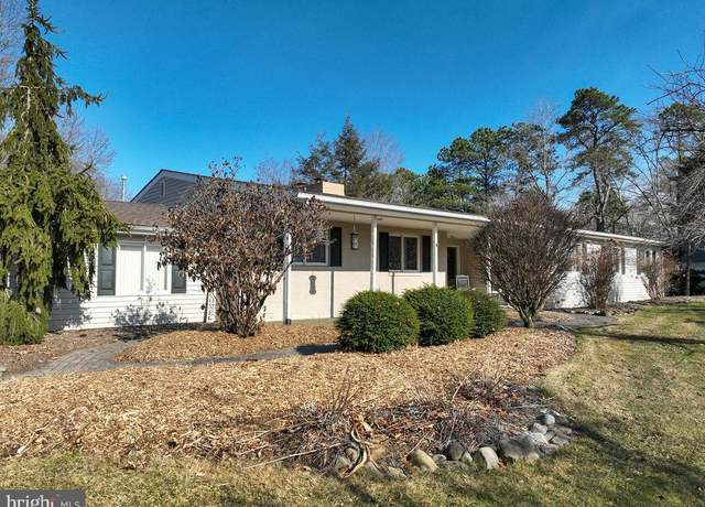 Property at 817 Buccaneer Ln, Manahawkin, NJ 08050, 4 beds, 3 baths