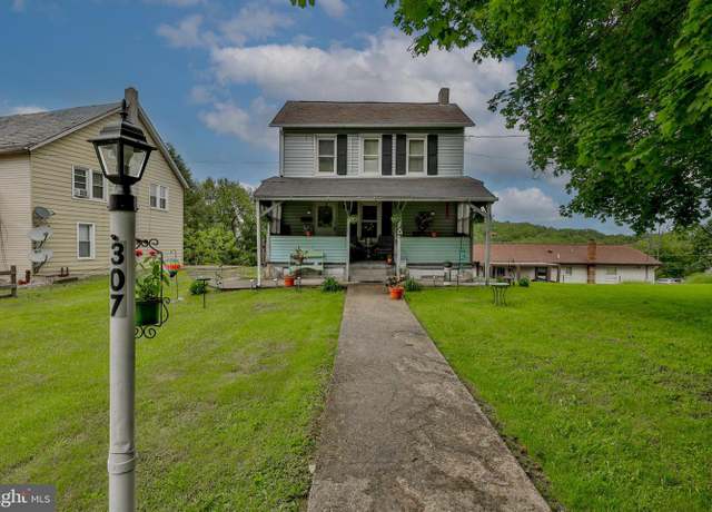 Property at 307 Oak St, Bangor, PA 18013, 4 beds, 2 baths