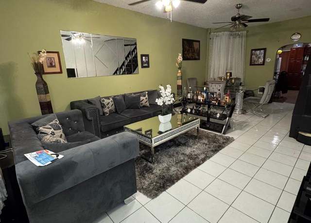 Property at 813 E Russell St, Philadelphia, PA 19134, 3 beds, 1 bath