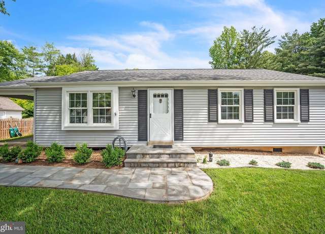 Property at 15324 Blueridge View Dr, Centreville, VA 20120, 4 beds, 2 baths