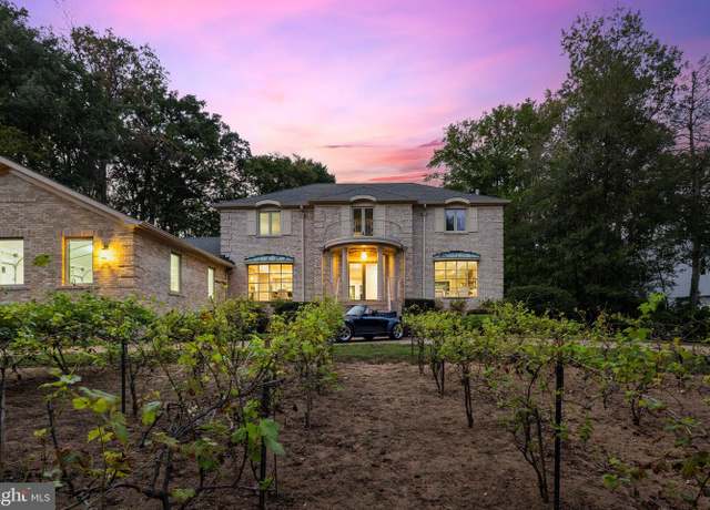 Property at 6006 River Dr, Lorton, VA 22079, 5 beds, 3.5 baths