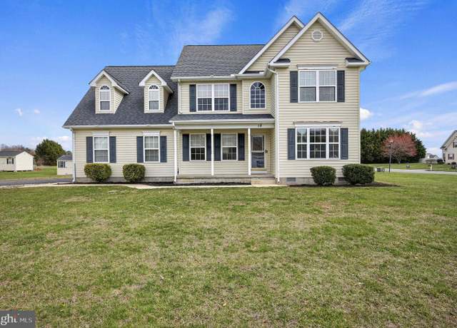 Property at 18 Springflower Pl, Magnolia, DE 19962, 4 beds, 2.5 baths