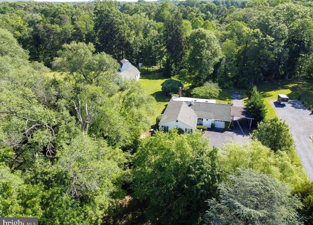 Property at 1009 Potts Mill Rd, Bordentown, NJ 08505, 2 beds, 1.5 baths