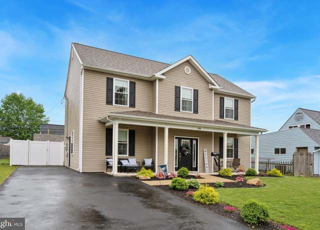 Property at 120 Northturn Ln, Levittown, PA 19054, 4 beds, 2.5 baths