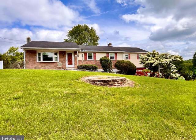 Property at 1368 S Keim St, Pottstown, PA 19465, 3 beds, 2.5 baths