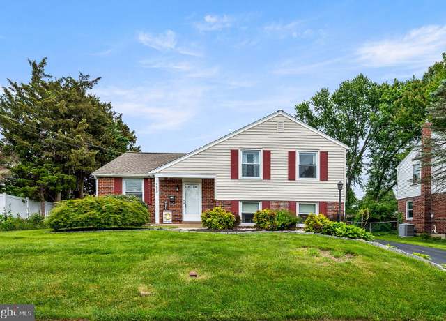Property at 4213 School Ln, Brookhaven, PA 19015, 3 beds, 1.5 baths