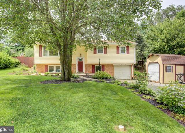 Property at 140 Echo Dr, Chambersburg, PA 17202, 3 beds, 2 baths