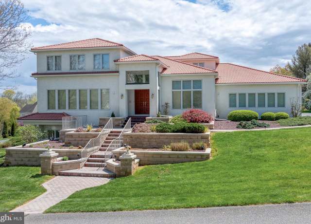 Property at 23 Deerfield Rd, Lancaster, PA 17603, 6 beds, 5.5 baths