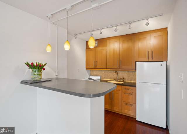 Property at 1919 Chestnut St #1513, Philadelphia, PA 19103, 1 bath