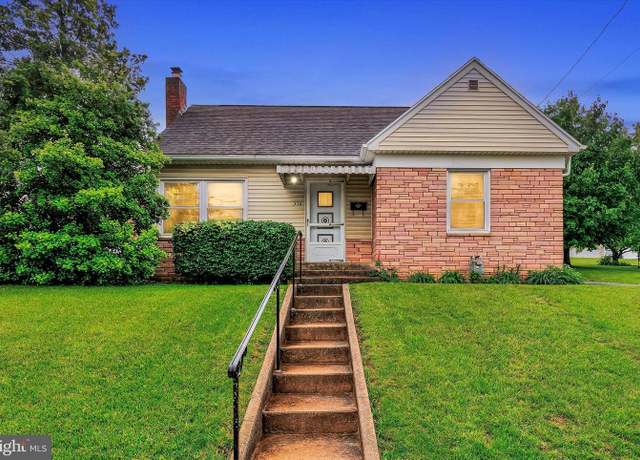 Property at 374 E Maple St, Dallastown, PA 17313, 3 beds, 1 bath