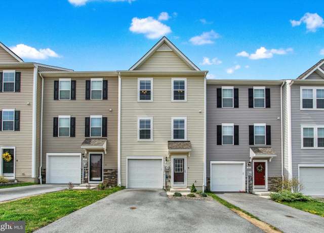 Property at 215 Homestead Dr, Hanover, PA 17331, 3 beds, 2.5 baths