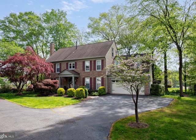 Property at 7228 Devereux Ct, Alexandria, VA 22315, 5 beds, 2.5 baths