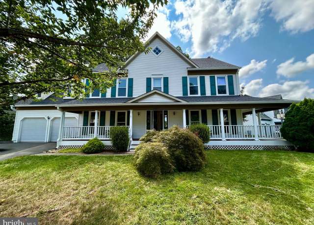 Property at 6203 Otter Run Rd, Clifton, VA 20124, 4 beds, 3.5 baths