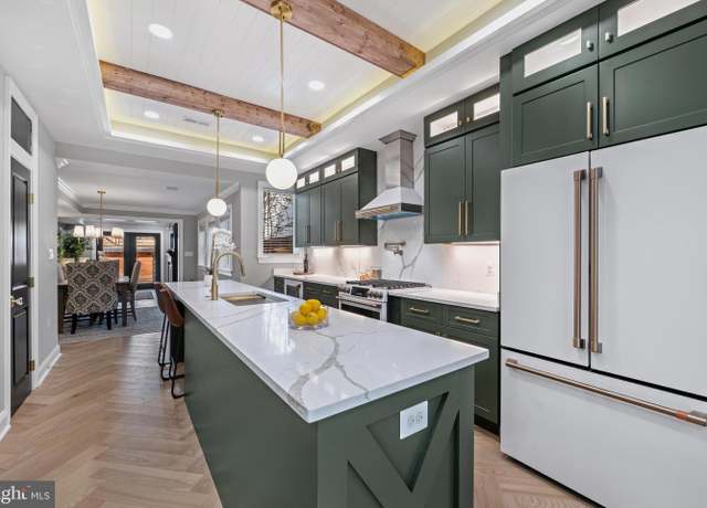 Property at 422 11th St SE, Washington, DC 20003, 3 beds, 2.5 baths