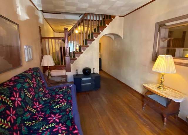 Property at 821 S Curley St, Baltimore, MD 21224, 2 beds, 1.5 baths