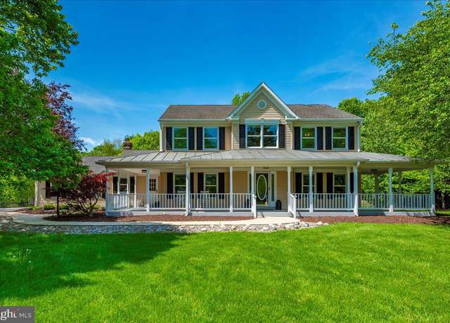 Property at 8412 Dasher Ct, Gaithersburg, MD 20882, 4 beds, 3.5 baths