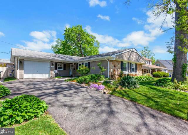Property at 40 Harrington Cir, Willingboro, NJ 08046, 3 beds, 2 baths