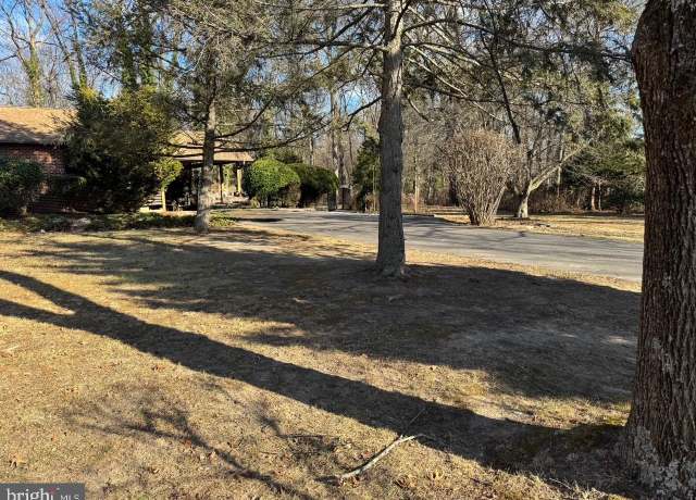 Property at 305 Kresson Rd, Voorhees, NJ 08043, 4 beds, 1.5 baths